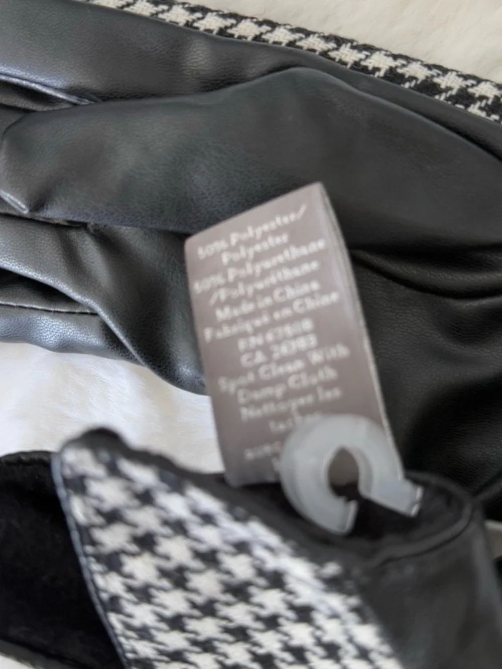 NWOT Vince Camuto Black and White Houndstooth Faux Leather Gloves